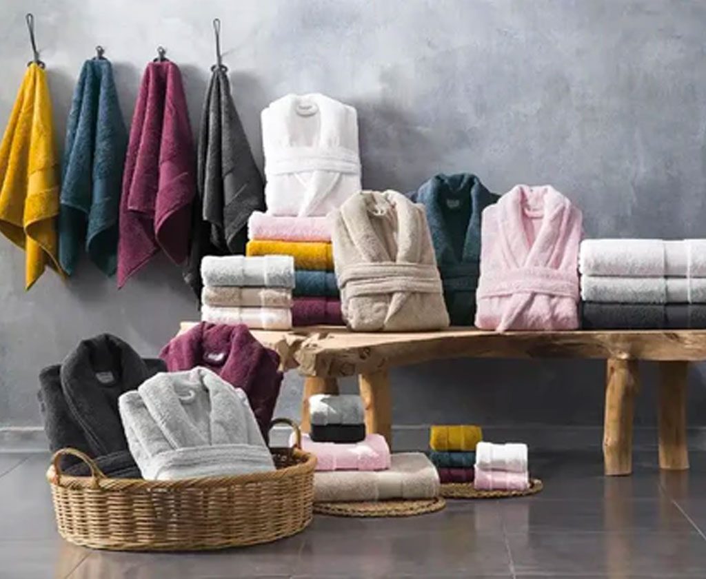 the-woman-chooses-the-fabric-on-the-sofa-textile-industry-background-tissue-catalog-r9x2anla72ey1433uxxtevp2g15dvu8u91ld3ixgpc